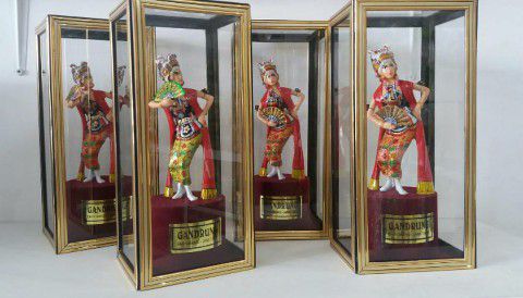 Souvenir Khas Banyuwangi - Gandrung