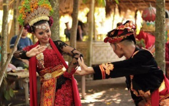 Tari Jaran Goyang Banyuwangi Desa Adat Kemiren Banyuwangi