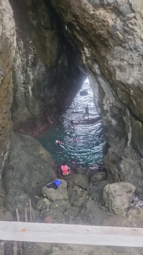 Snorkeling Laguna Pulau Bedil Banyuwangi